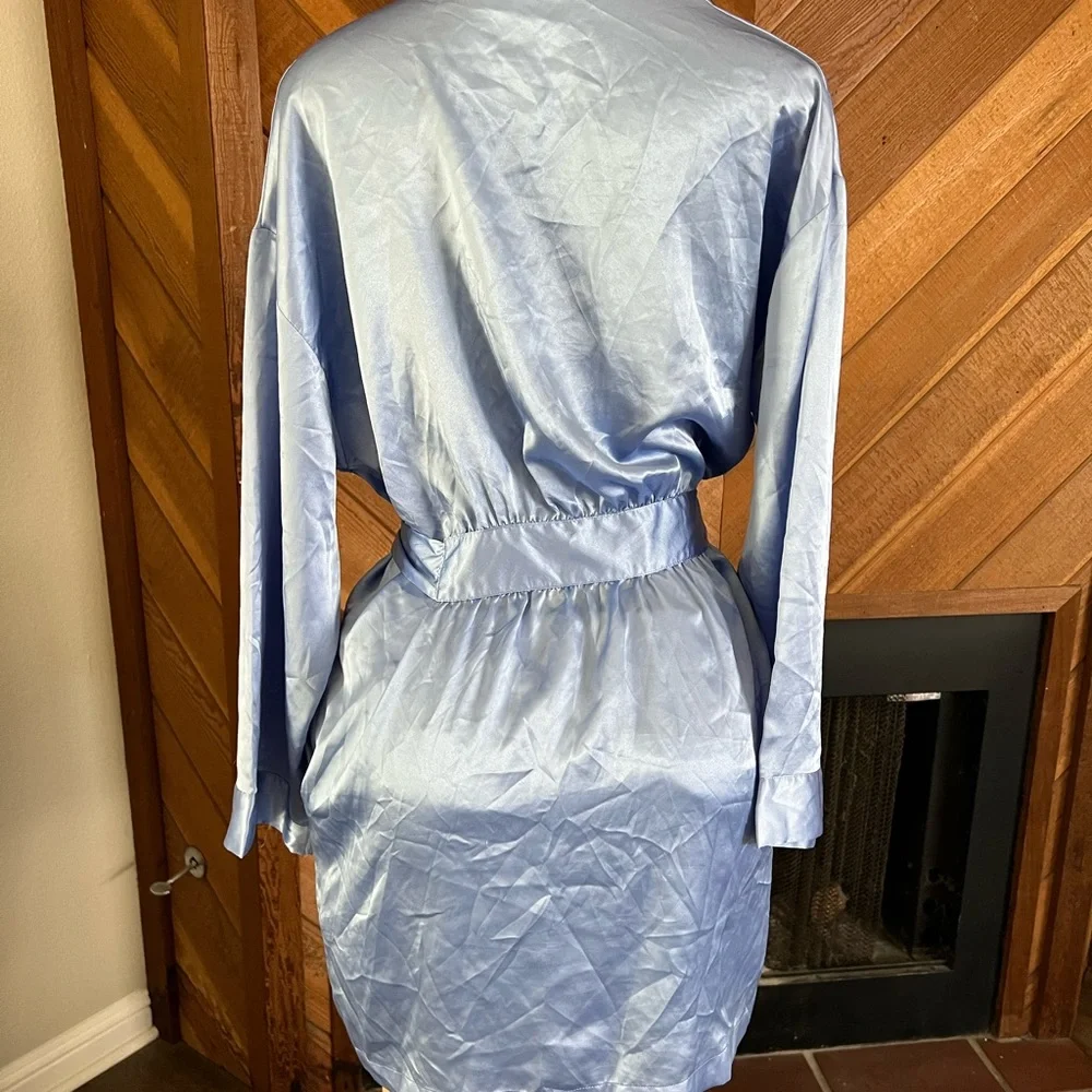 Victoria secret Robe - Picture 2 of 2